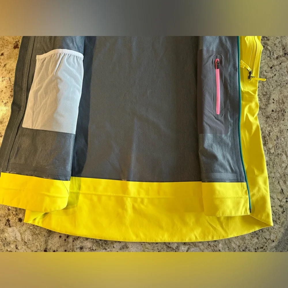 Stio Womens ‘22 Ski Shell - Picture 11 of 16